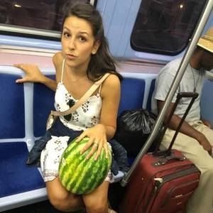 Meet your Posher, Mia